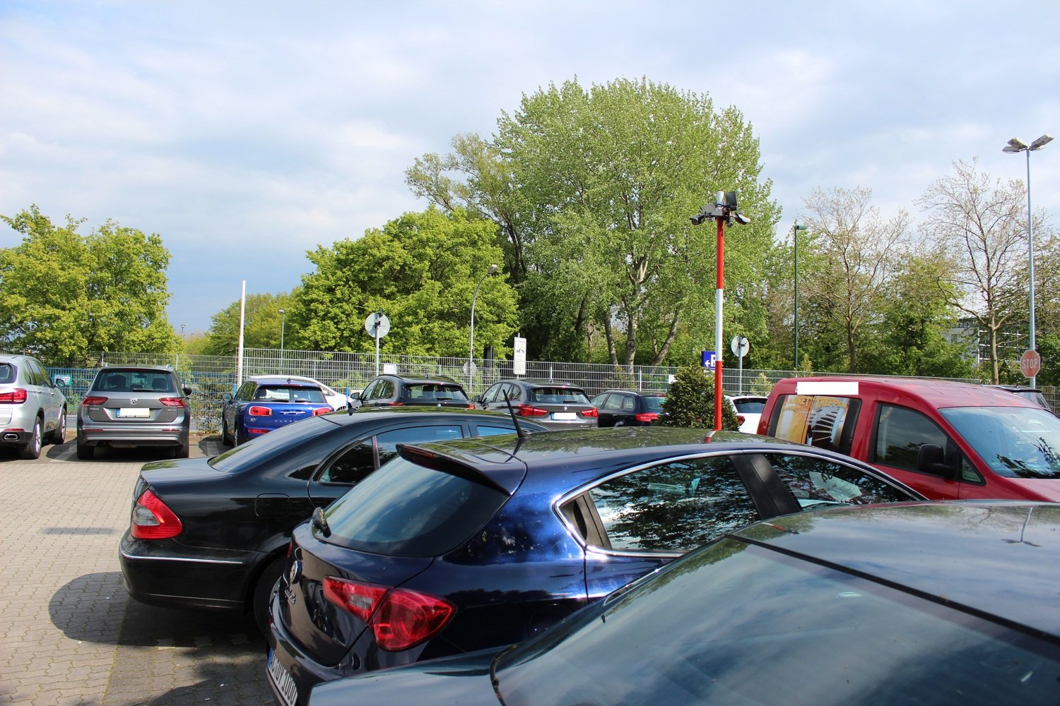 Parken Am Düsseldorf Flughafen Während Des Urlaub globalparkplatz.de